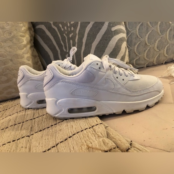 Nike Air Max 90 Women’s 9.5 All White - Picture 3 of 7